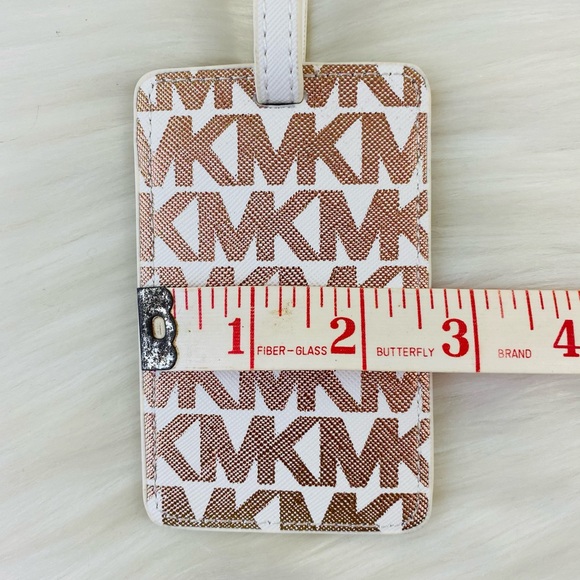 Michael Kors Luggage Tag - Picture 5 of 6